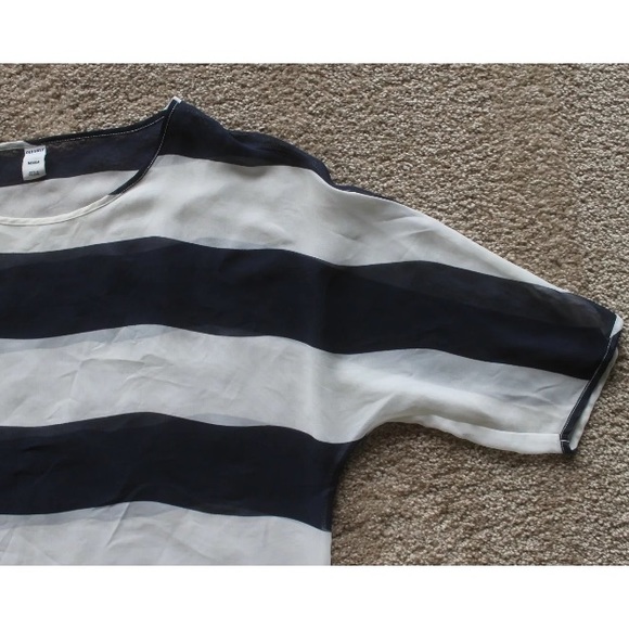 Old Navy Sheer Dolman Navy Striped EUC Top Size M - Picture 3 of 4